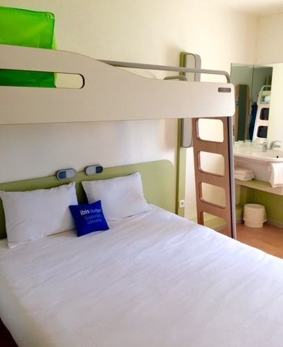 Ibis Budget Versailles - Trappes Exterior foto